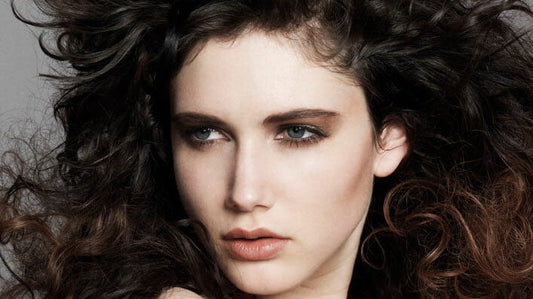How to get the Messy Hair 'next day’ look’ at home yourself.